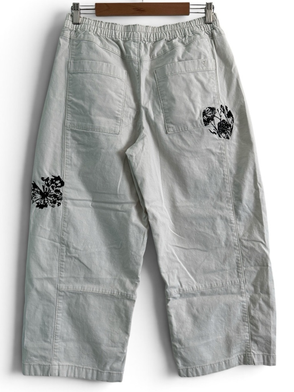 Anthropologie Pilcro Izzie Floral Relaxed Pull-On Barrel Pants - Picture 3 of 8